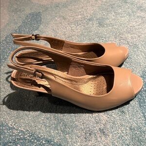 Life Stride Open Toe Sling Back Heels, Sz 9 (fit like 8-8.5)